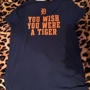 PINK Super Soft V-Neck Tee